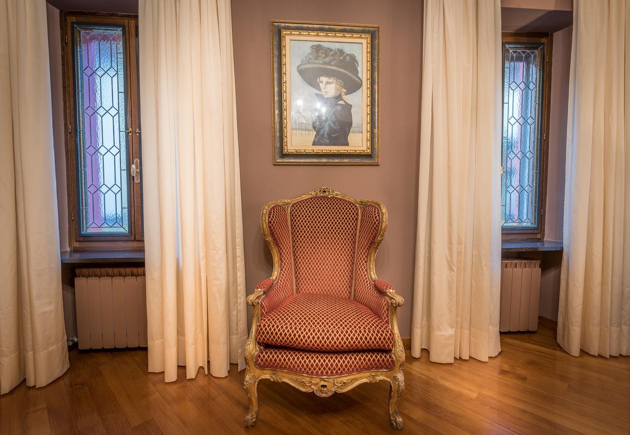 Casa Asso Di Coppe B&B アルバ エクステリア 写真
