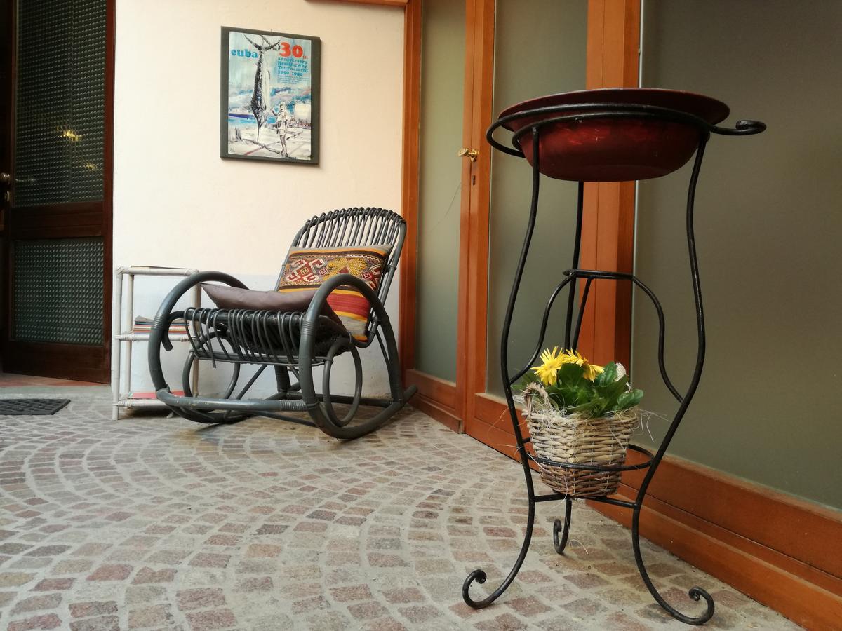 Casa Asso Di Coppe B&B アルバ エクステリア 写真