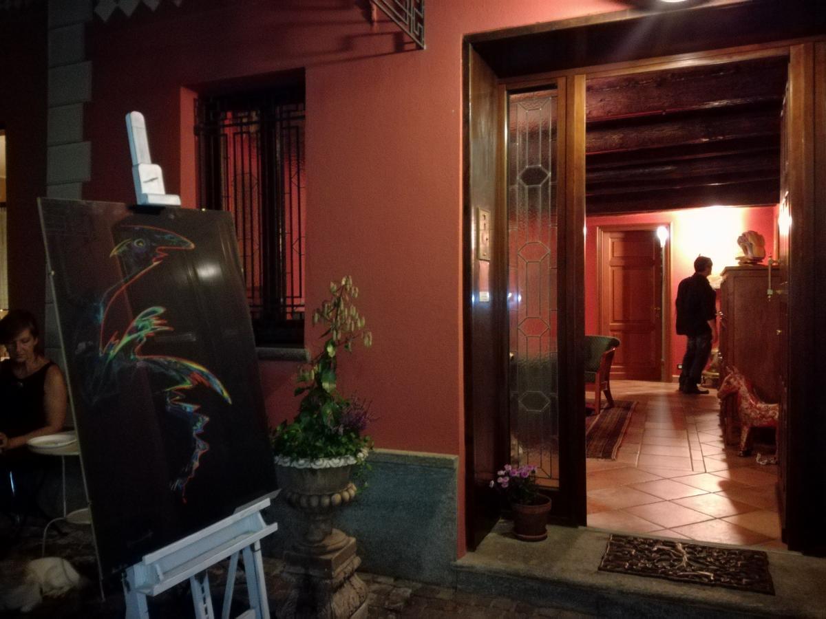 Casa Asso Di Coppe B&B アルバ エクステリア 写真